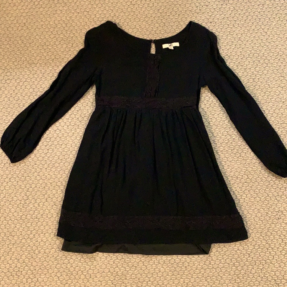 YA Los Angeles Black Long Sleeved Dress